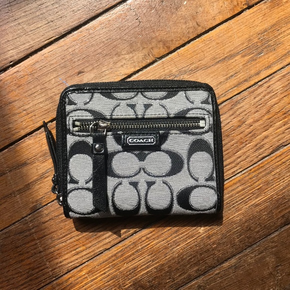 Coach Handbags - Coach | Daisy Outline Signature Zip Black Wallet